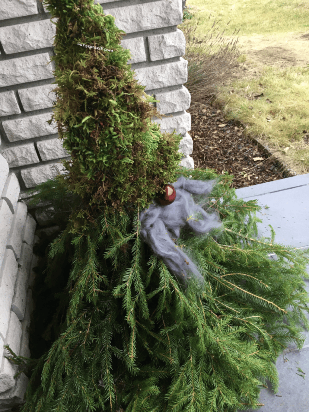 Nisse av gran og mose